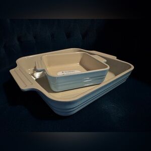 NWT Le Creuset Sky Blue Stoneware Set of Two Square Baking Dishes 23cm & 14cm